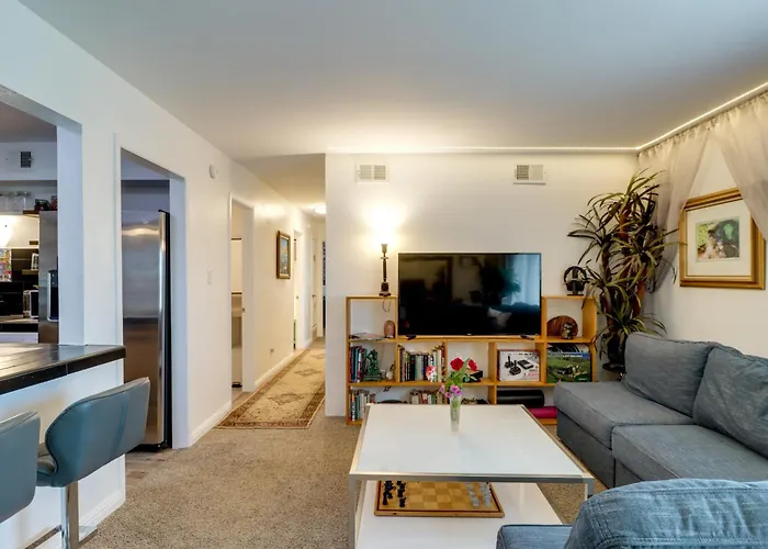 Walkable & Renovated Gem! Only 8 Mi To Dtwn Tucson