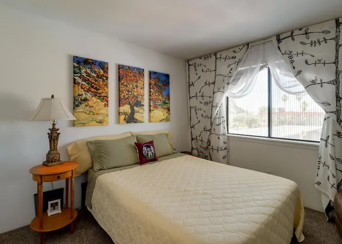 Сasa de vacaciones Walkable & Renovated Gem! Only 8 Mi To Dtwn Tucson