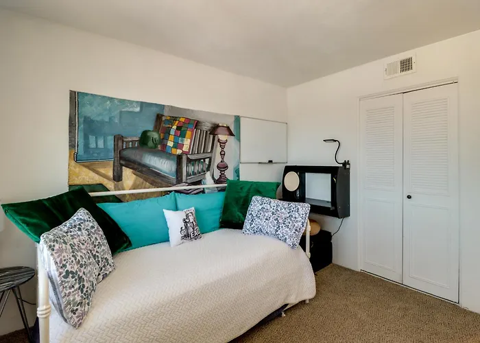 Walkable & Renovated Gem! Only 8 Mi To Dtwn * Tucson