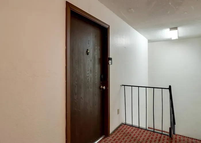 Walkable & Renovated Gem! Only 8 Mi To Dtwn Tucson