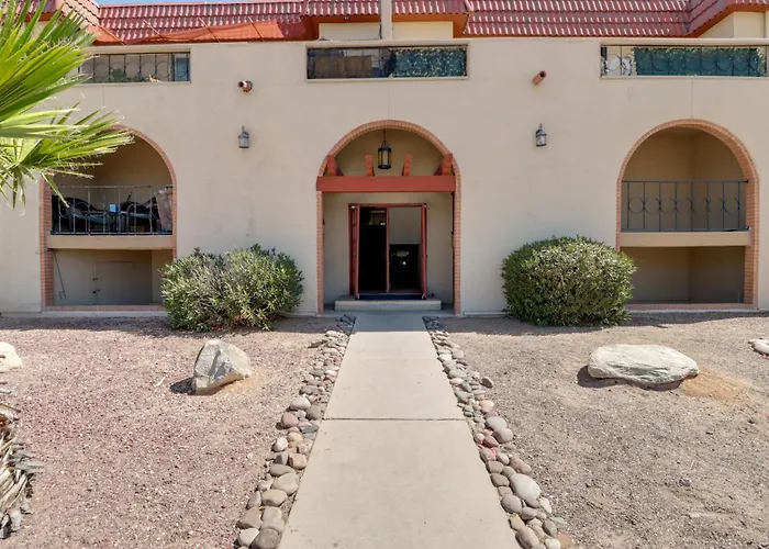 Walkable & Renovated Gem! Only 8 Mi To Dtwn
