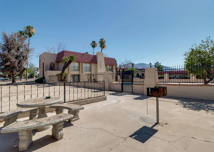 Walkable & Renovated Gem! Only 8 Mi To Dtwn * Tucson