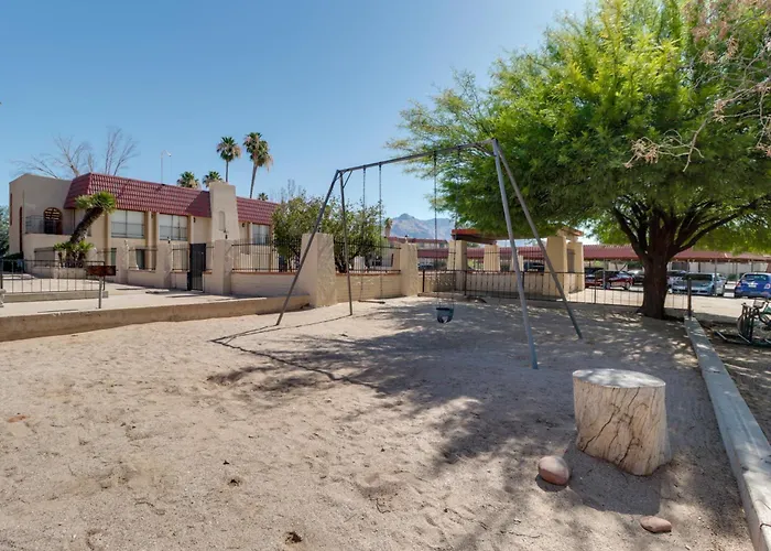 Walkable & Renovated Gem! Only 8 Mi To Dtwn Tucson